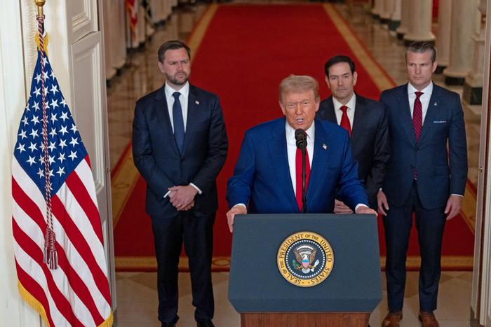 Donald Trump s'exprime depuis la Maison Blanche à Washington, le 21 juin 2025, après l'annonce du bombardement américain de sites nucléaires en Iran.