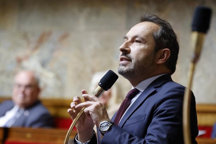 Le député du Rassemblement national Sébastien Chenu s'exprime lors d'une séance de questions au gouvernement à l'Assemblée nationale, le 29 avril 2025.