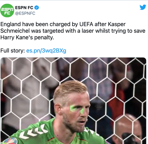 Laser sur le visage du gardien danois