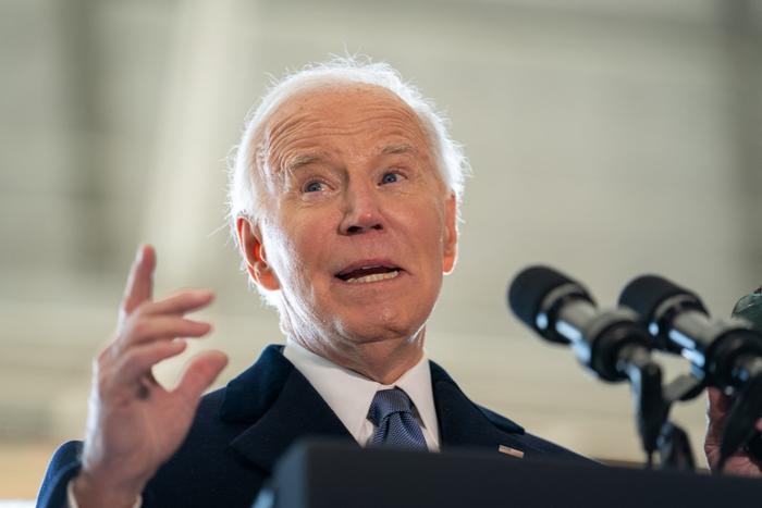 L'ancien président américain Joe Biden s'exprime lors d'une cérémonie d'adieu à la base conjointe Andrews, dans le Maryland, le 20 janvier 2025.