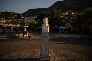 Un buste en marbre du poète grec antique Homère, à Ithaque.