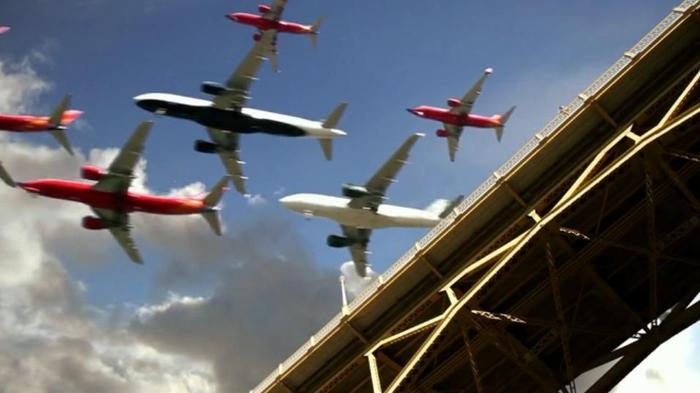 Des centaines d'avions quotidiens.