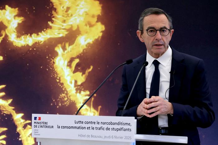 Le ministre de l'Intérieur, Bruno Retailleau, s'exprime lors d'une conférence de presse pour présenter la campagne du gouvernement contre le narcobanditisme, la consommation et le trafic de drogue au ministère de l'Intérieur, place Beauvau à Paris, le 6 février 2025.