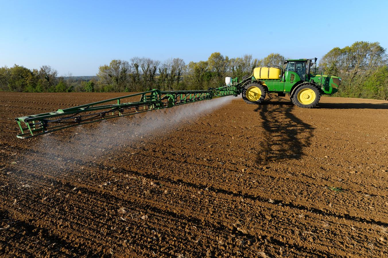 Et si on interdisait demain tous les pesticides ? Chronique d'un enfer pavé de bonnes intentions