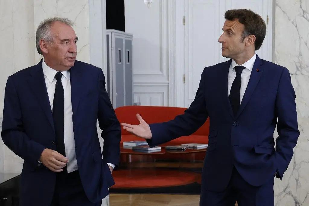 Depuis les dernières élections législatives, le « bloc central » se maintient au pouvoir avec difficultés