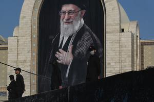 Rassemblement en hommage au guide suprême iranien, l'ayatollah Ali Khamenei, au Grand Mosalla, lors du deuxième jour des cérémonies funéraires à Téhéran, le 5 juillet 2026.