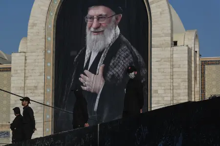 Rassemblement en hommage au guide suprême iranien, l'ayatollah Ali Khamenei, au Grand Mosalla, lors du deuxième jour des cérémonies funéraires à Téhéran, le 5 juillet 2026.