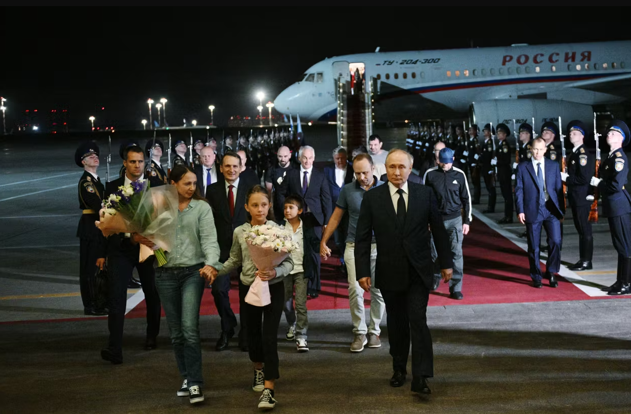 Ce réseau d’espionnage et de déstabilisation que déploie le renseignement militaire russe en Europe en recrutant des jeunes en ligne