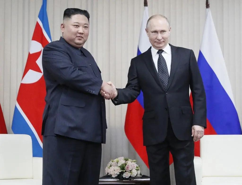 Le président russe Vladimir Poutine a remercié, ce lundi 28 avril, le dirigeant nord-coréen Kim Jong-Un pour « l’exploit » des combattants nord-coréens